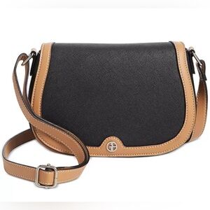 Giani Bernini
Saffiano Small Saddle Crossbody